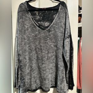 T Party LS black and white top. Size 2x